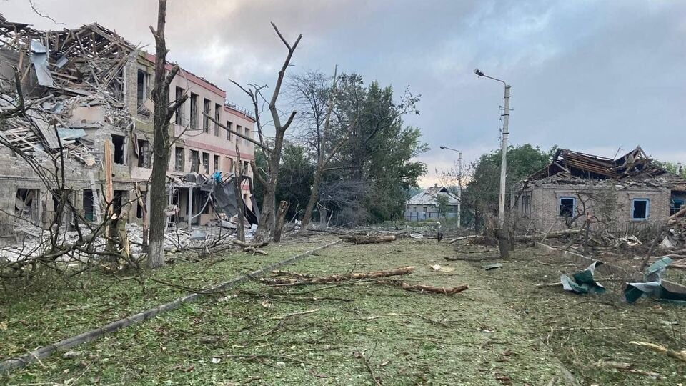 Ворог вражає снарядами, крилатими ракетами, засобами РСЗВ житлові масиви, інфраструктурні та соціальні об'єкти, зазначили у Краматорській міськраді