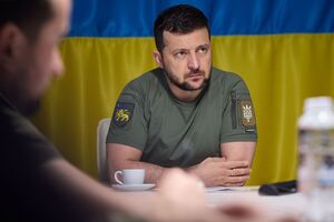 Участники заседания ставки верховного главнокомандующего обсудили текущую ситуацию на передовой вокруг Украины, отметил Зеленский