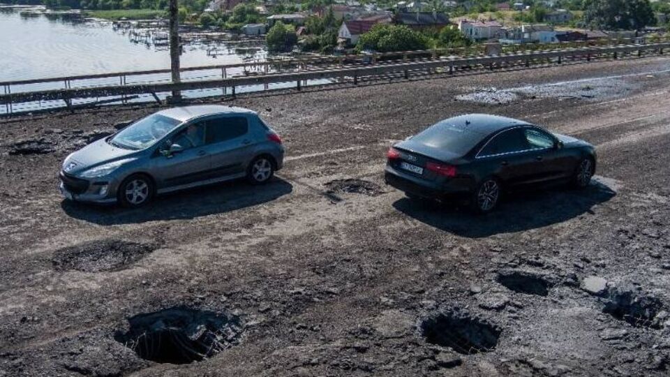 У оккупантов возникли сложности с восстановлением Антоновского моста под Херсоном