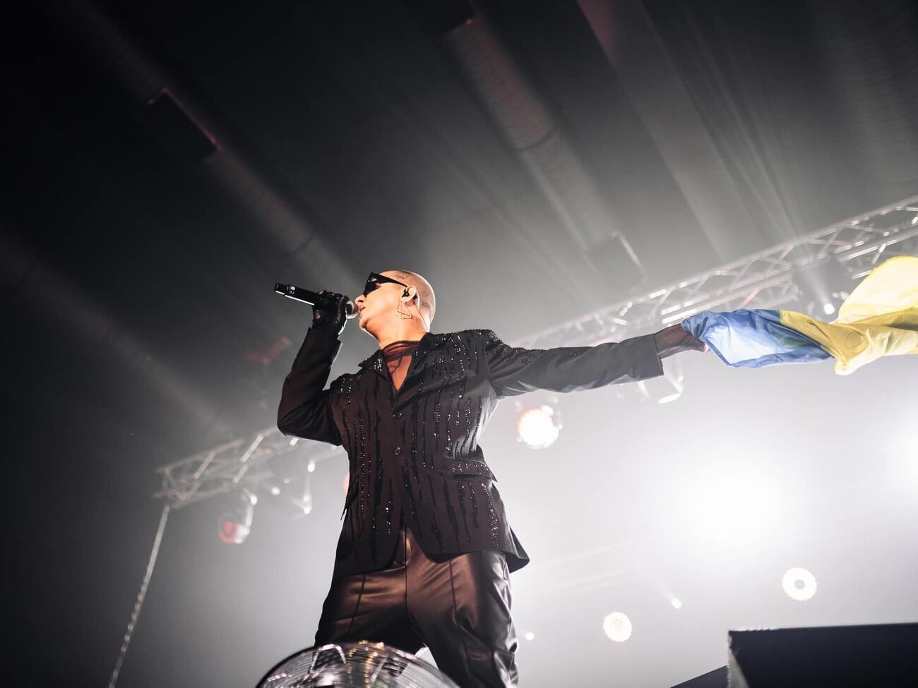 Melovin після повномасштабного вторгнення РФ в Україну виступає із благодійними концертами