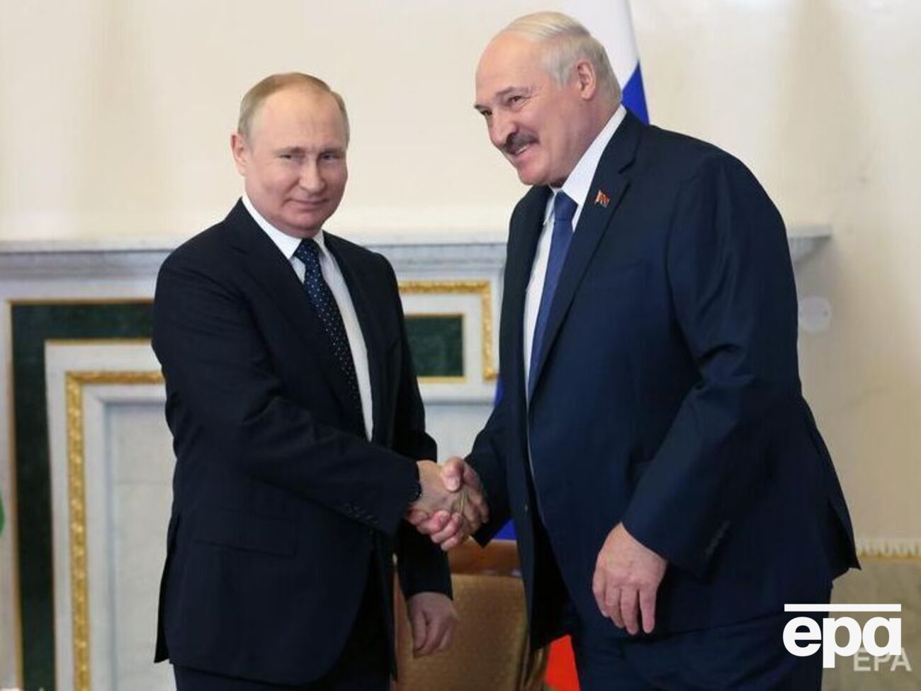 Жданов: Армия защищает Лукашенко от народа Беларуси и от России