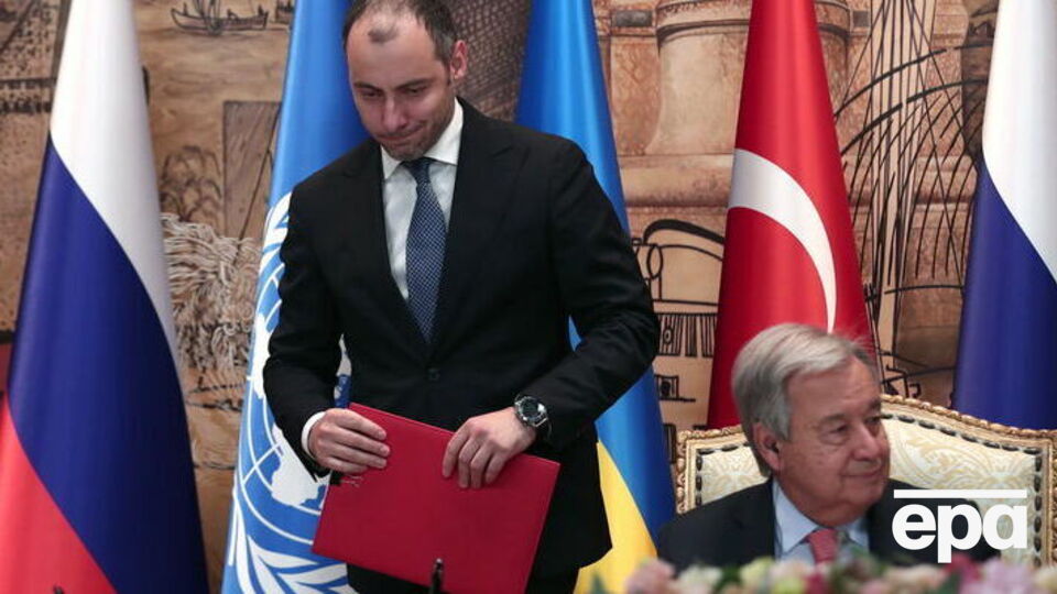 Угоду про безпечне транспортування зерна від імені України підписав Кубраков (ліворуч)