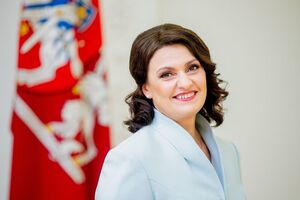 Науседене прибыла на Саммит первых леди и джентльменов