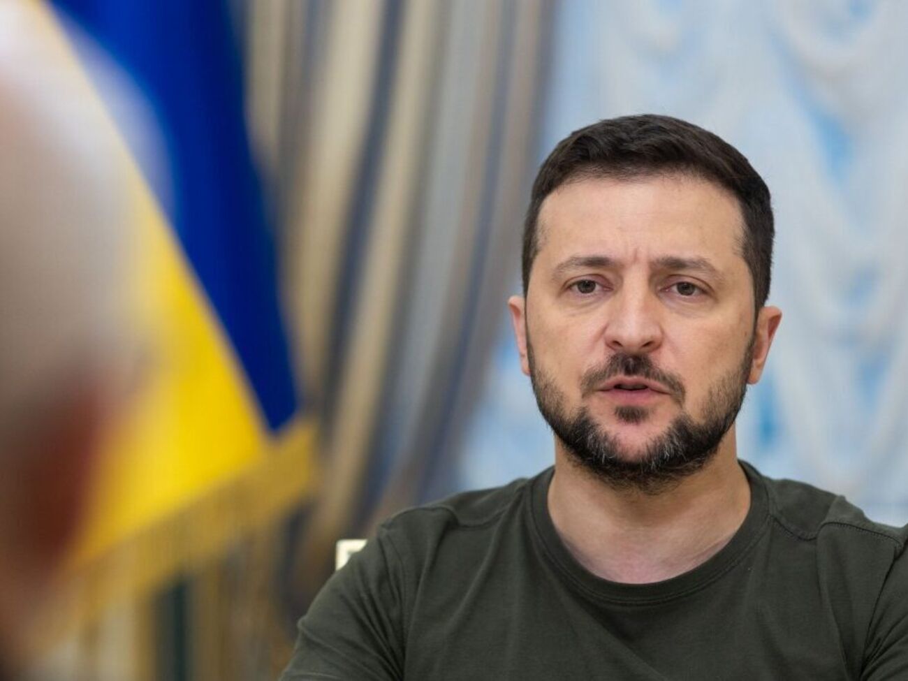 Украина не может быть страной, где есть "замороженная" война, отметил Зеленский