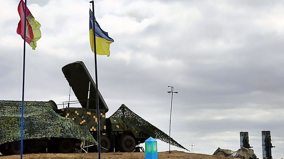 Зеленський зазначив, що частину ракет українські сили ППО збивають