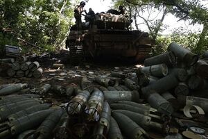 Украинские военные продолжают отбивать атаки врага