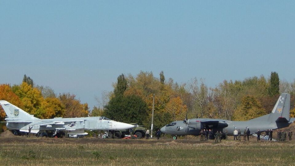 Окупанти вдарили ракетами по військовому аеродрому Канатове
