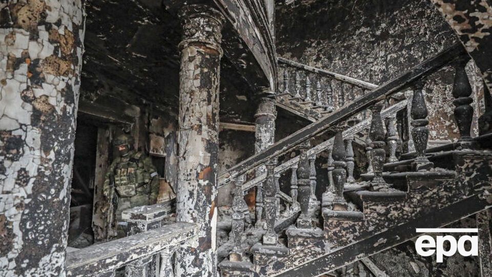 Оккупанты сбросили на театр две 500-килограммовые бомбы в марте