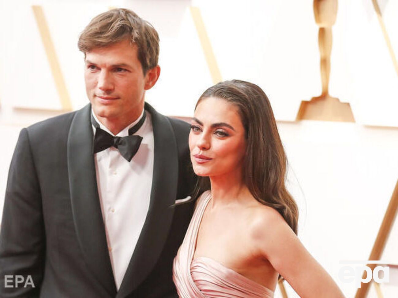 Кутчер и Кунис поддерживают Украину с первых дней войны