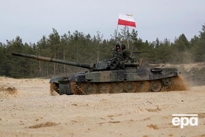 PT-91 Twardy – це польська модифікація радянського Т-72. На фото цей танк – на навчаннях у Латвії