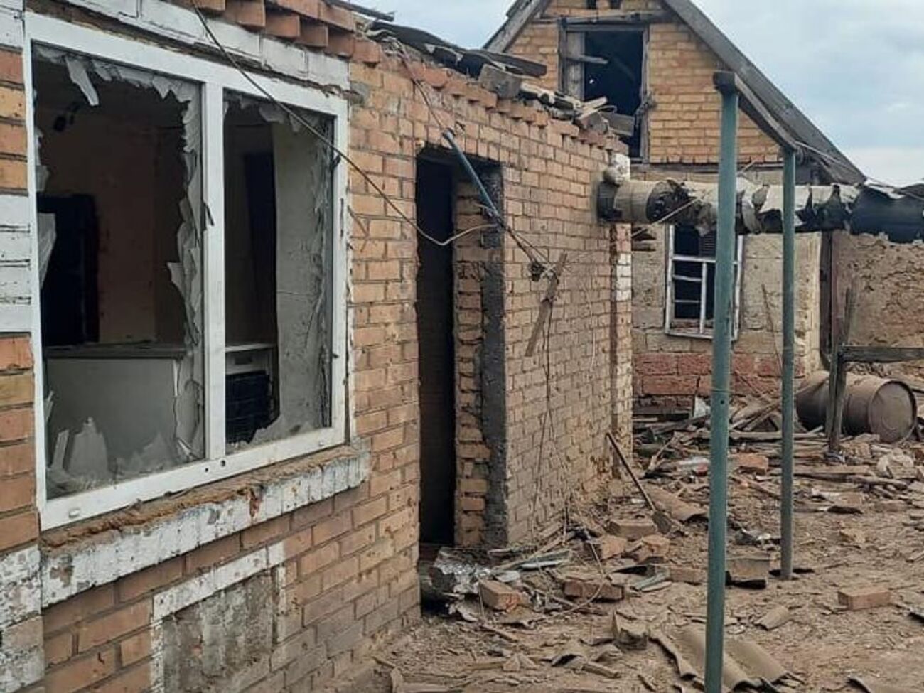 Окупанти випустили по Нікопольському району до 40 реактивних снарядів, зазначив голова Дніпропетровської ОВА