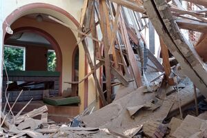 Обстріл окупантами школи й будинку культури в Чугуєві. Фоторепортаж