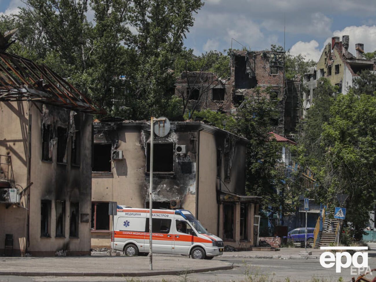 В захваченном городе остаются жить от 100 тыс. до 130 тыс. человек