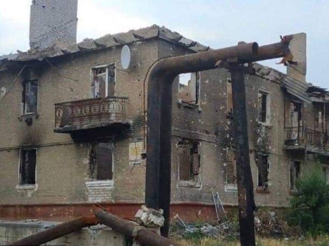 Оккупанты обстреливают населенные пункты из артиллерии, РСЗО, наносят авиаудары