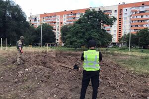 На місці прильотів працюють слідчі, які фіксують злочини російських окупантів