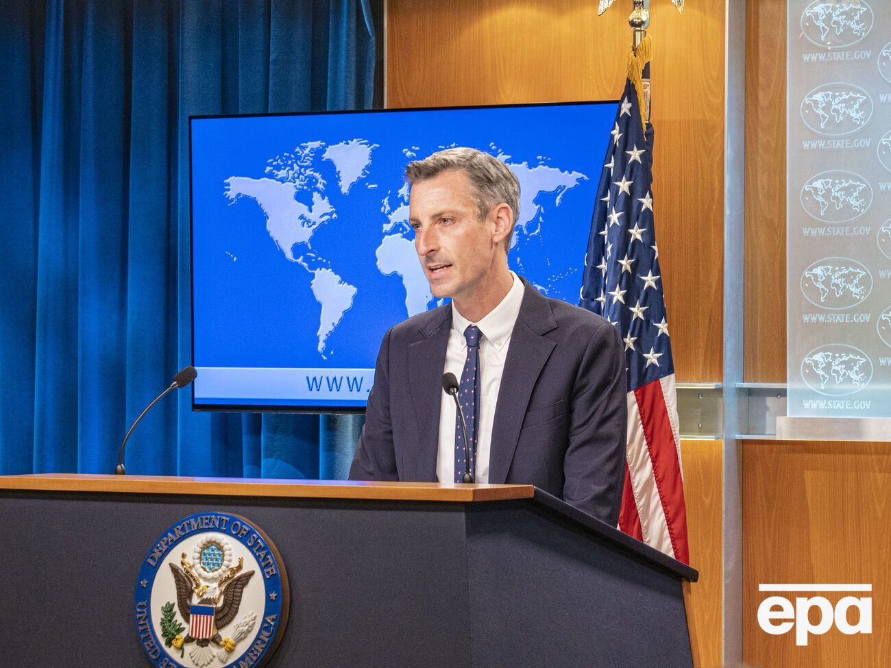 Прессекретар Держдепу США заявив, що Україна має боротися з корупцією, незважаючи на війну