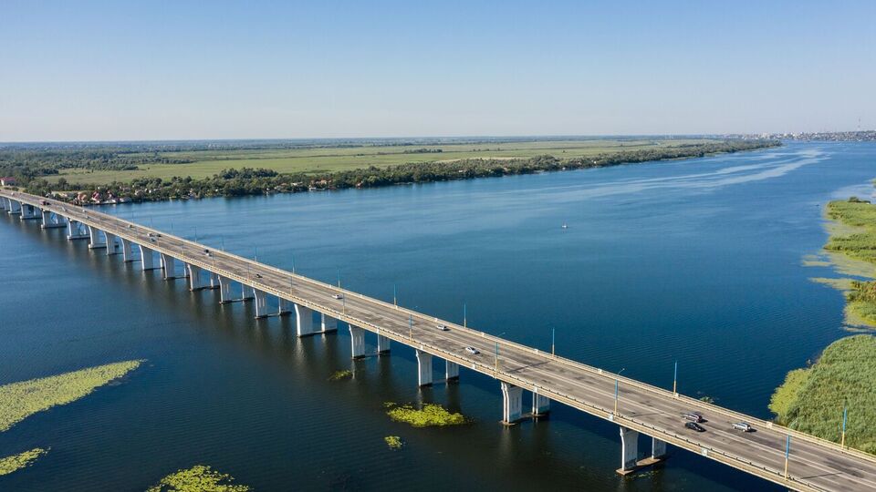 Українські військові вдарили по Антонівському мосту в ніч проти 27 липня