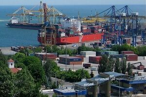 Экспорт зерна начнется из Морского торгового порта Черноморск, отмечали в Мининфраструктуры Украины