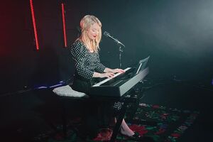 Заюшкина: Привезла из дома на концерты домотканый ковер, выступаю на нем