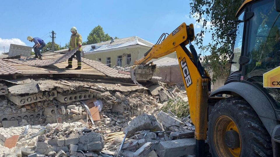 Поисковая операция на месте отеля продолжается