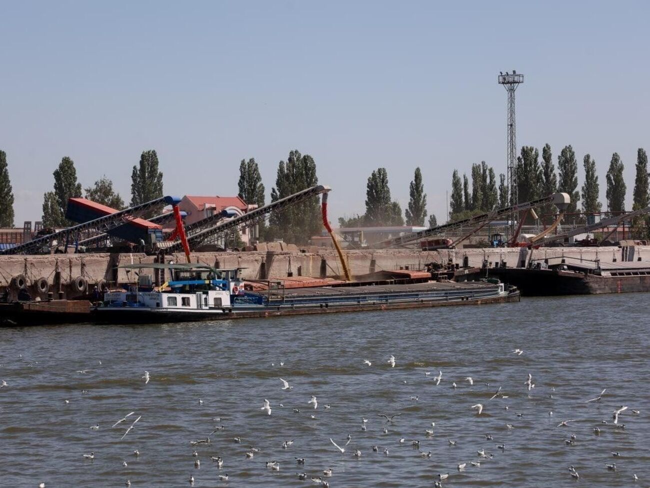 Україна використовуватиме Дунайські порти для експорту зерна, якщо РФ продовжить обстріли портової інфраструктури, зазначив Кубраков