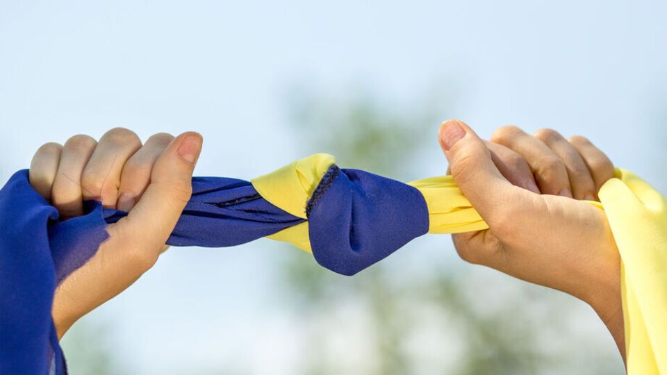 В усіх регіонах України абсолютна більшість населення проти будь-яких територіальних поступок
