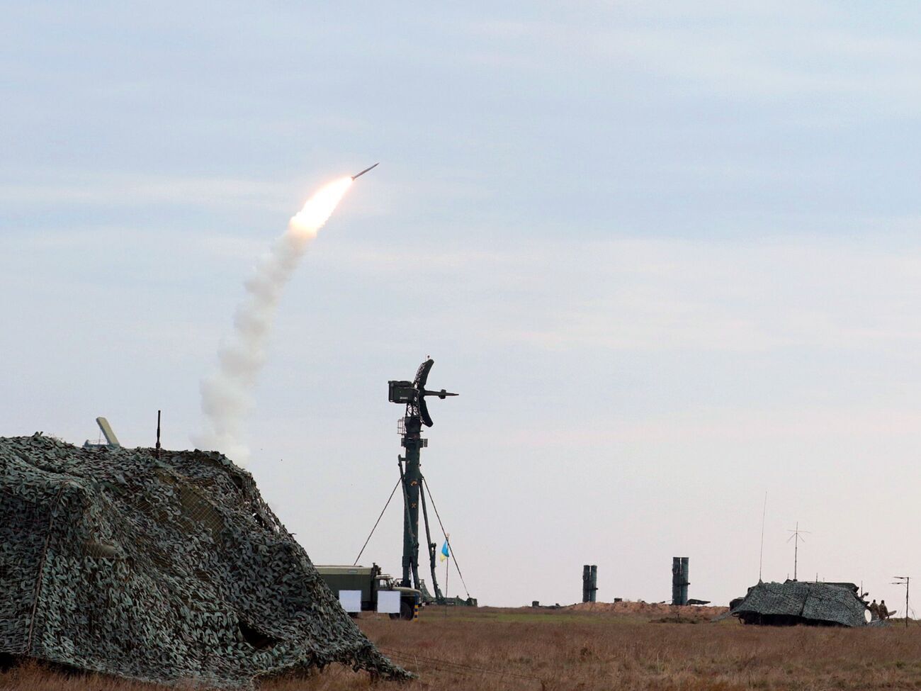В ВСУ сообщили о прилетах девяти ракет по территории Черниговской области, также работает ПВО