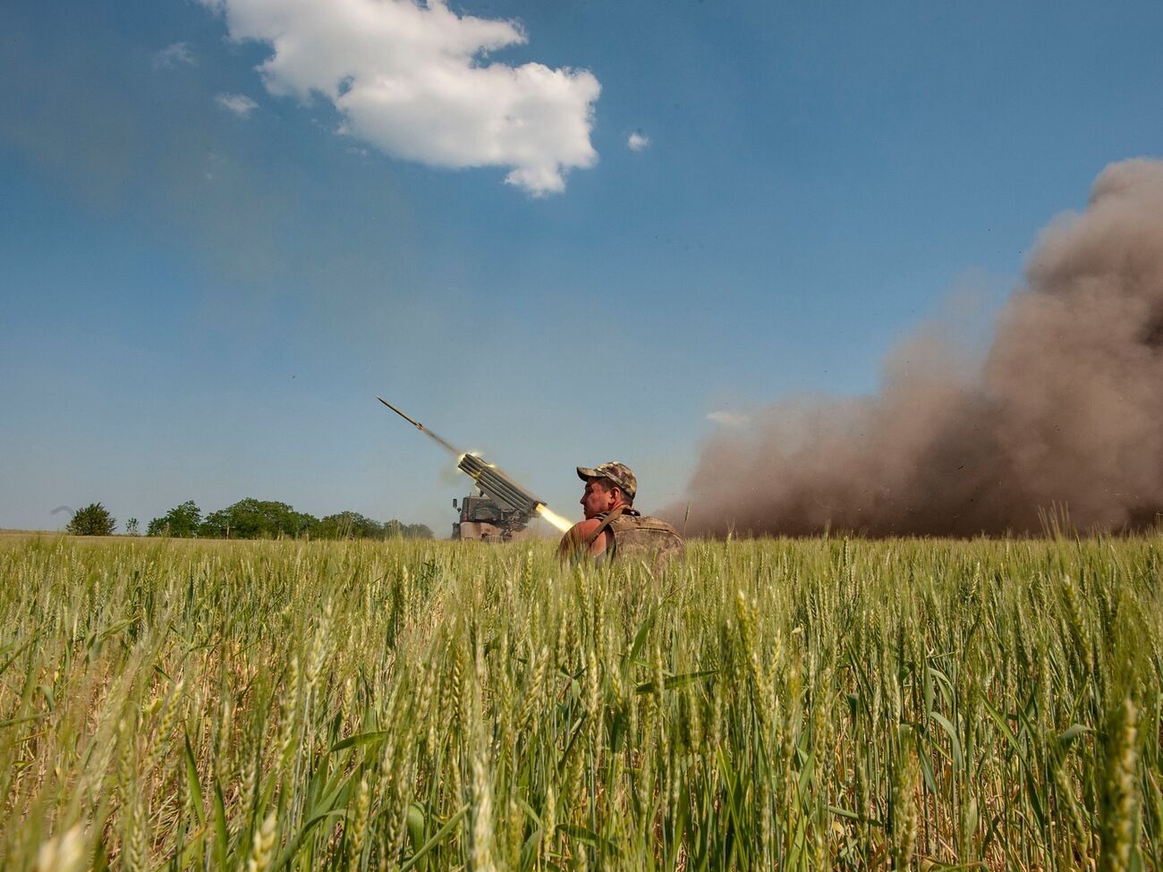 Украинские военные продолжают отбивать атаки оккупантов