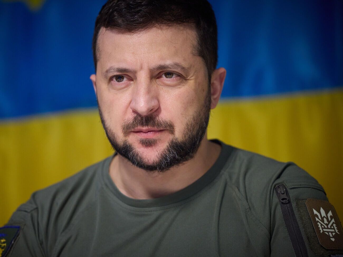 Украину объединяют три государственных символа: флаг, герб и гимн, отметил Зеленский