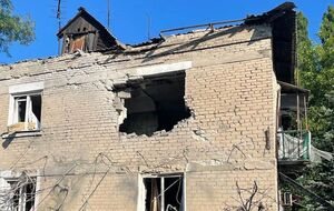 Оккупанты продолжают разрушать дома и убивать людей на Донбассе