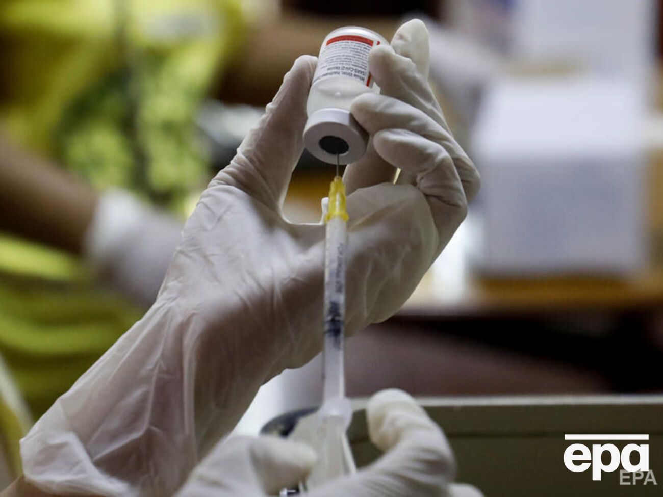 Як заявили в МОЗ, штам коронавірусу "ВА.5" активно поширюється Європою