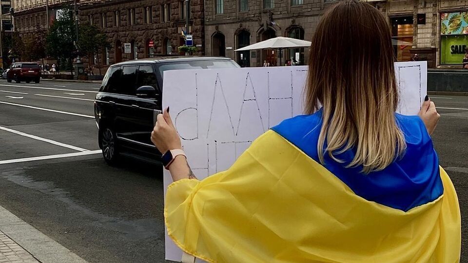 Учасниця акції упізнала себе у ролику, який опублікував Дьомін