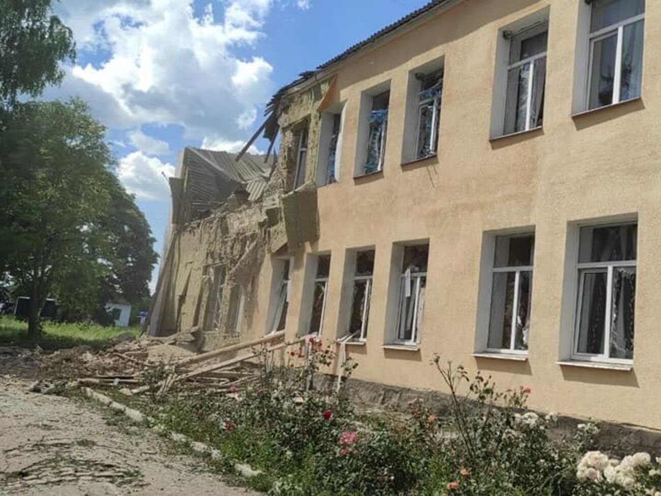 Окупанти зруйнували школу в Сумській області, зазначив Громов
