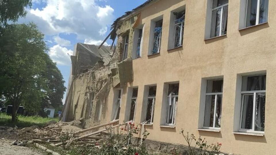 Оккупанты разрушили школу в Сумской области, отметил Громов
