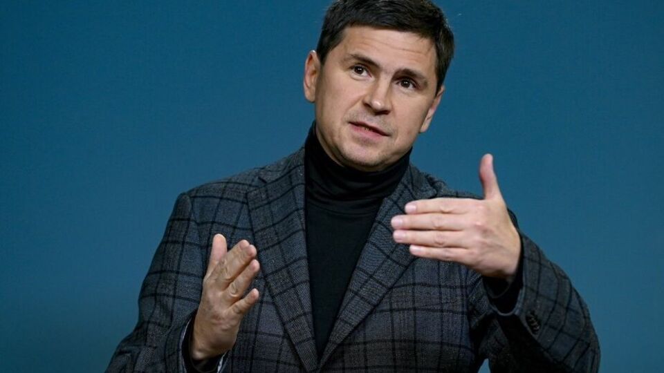Подоляк рассказал, что нужно, чтобы "поставить на место" Путина