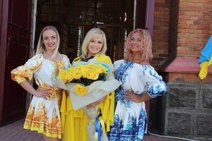 Ауріка Ротару (у центрі): Провели благодійні концерти у Литві