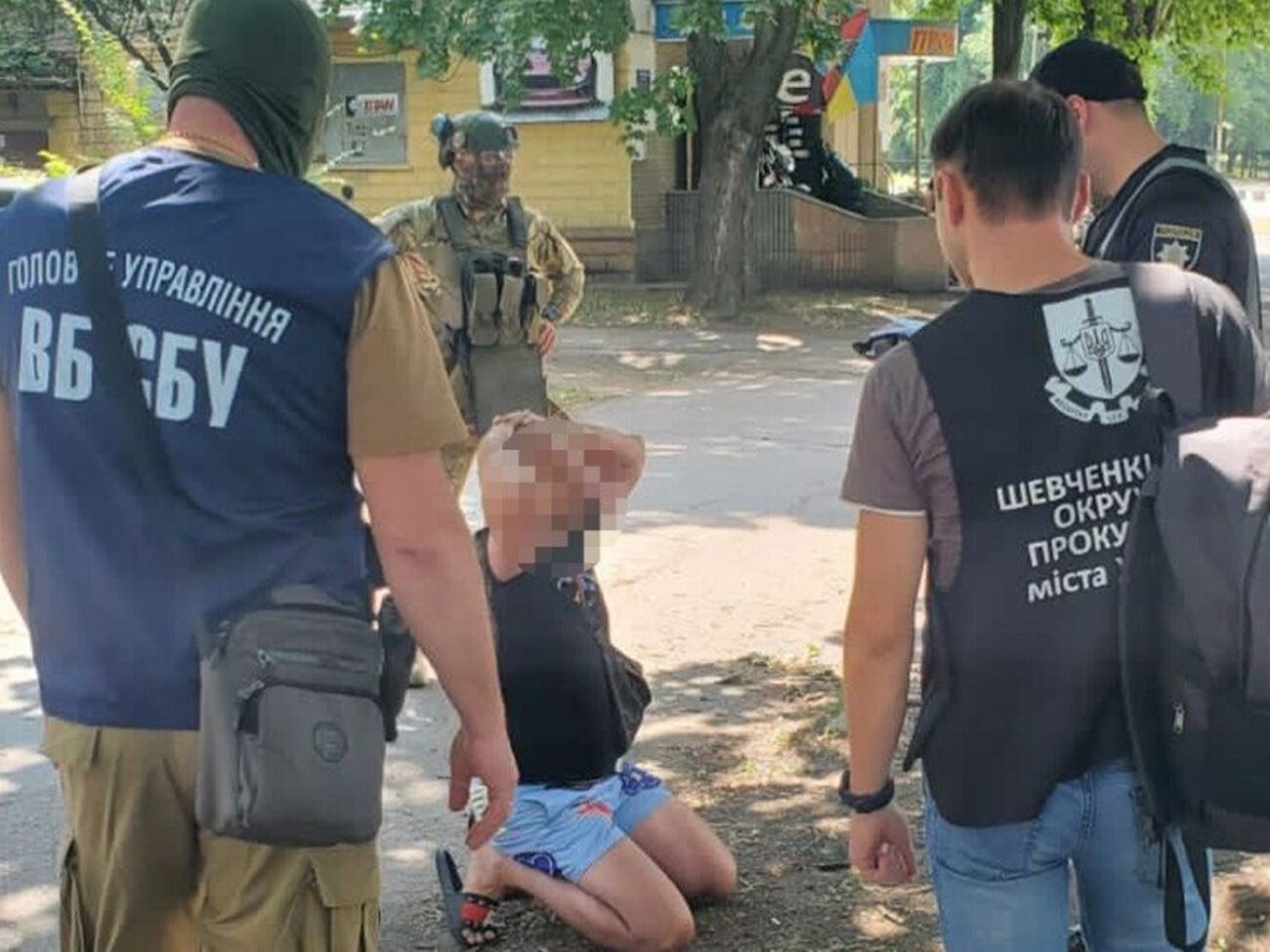 СБУ затримала виробника фальшивих документів на гарячому, коли той забирав другу виплату за готовий паспорт