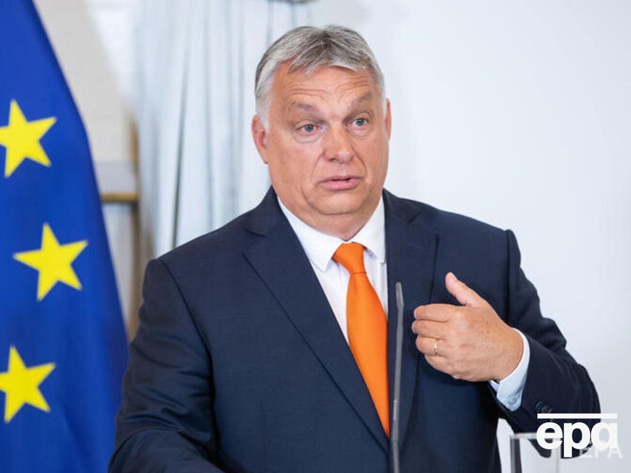 Орбан открыто выступает против мигрантов, но отрицает расистскую направленность своих высказываний