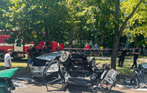 В результате ДТП в Запорожье разбито несколько машин, двое людей погибли