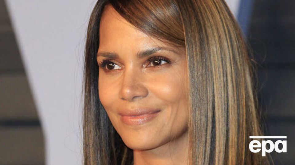 Берри родилась в 1966 году