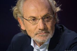 Шустер: Это война-трения – километр туда, километр туда