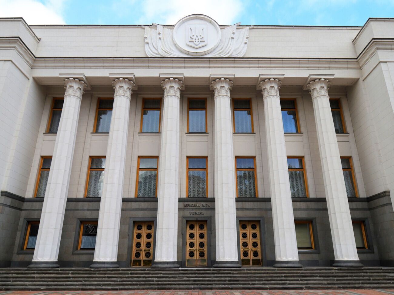 Принятый законопроект предусматривает создание новых электронных реестров, включающих данные о зданиях и сооружениях