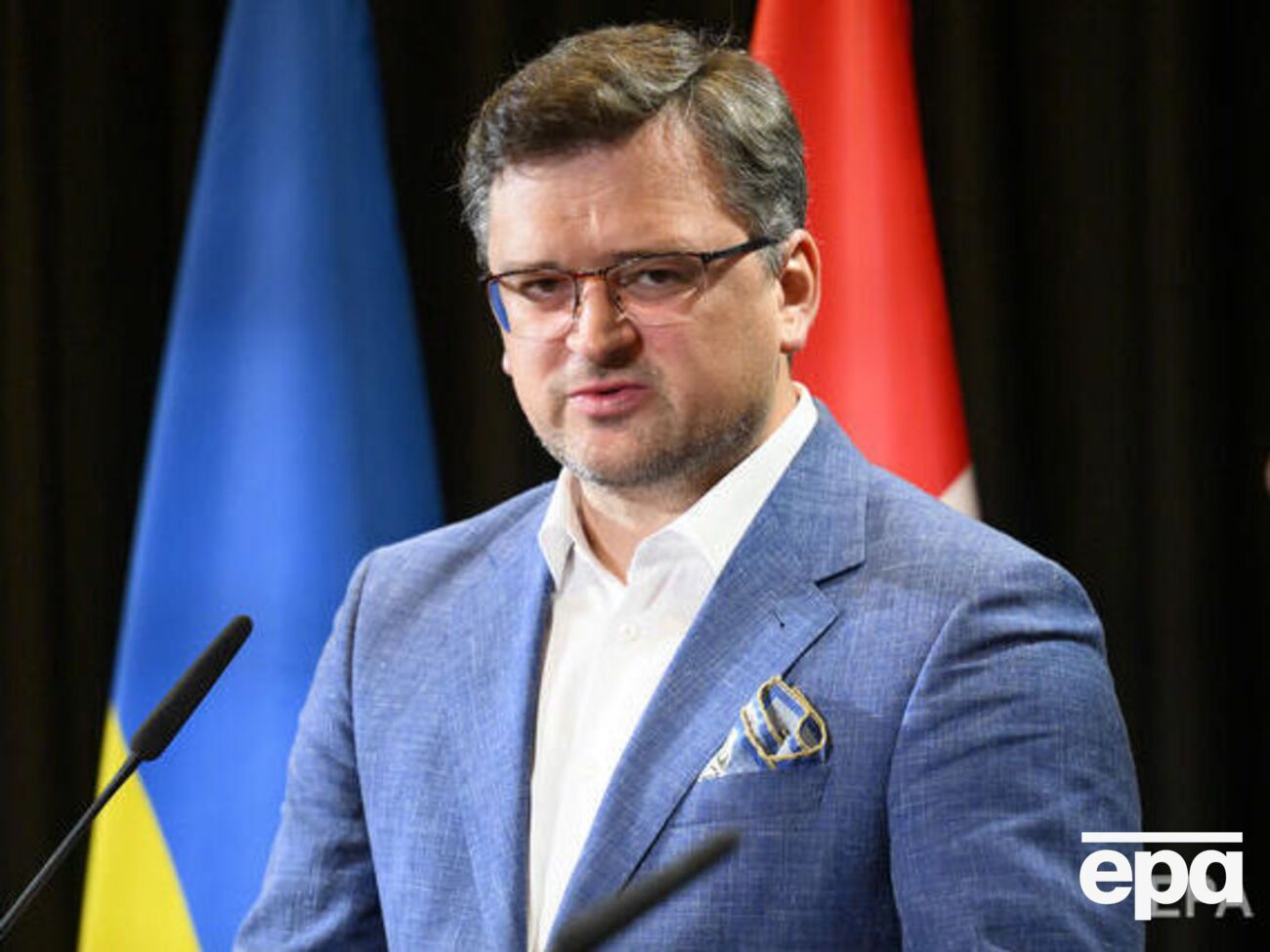 Кулеба подчеркнул, что россияне совершили еще одно ужасное военное преступление, обстреляв лагерь с украинскими военнопленными в Оленовке
