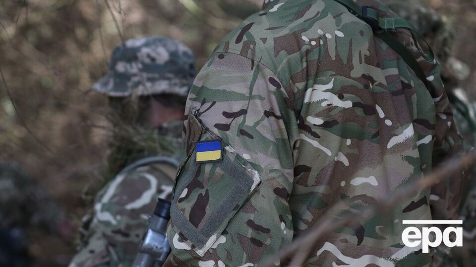 Призыву не подлежат военнообязанные женщины и мужчины, чьи близкие родственники погибли или пропали без вести на войне, говорится в тексте законопроекта