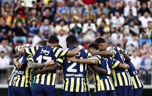 Стамбульский "Фенербахче" выступил против войны и осудил своих болельщиков за кричалки о Путине