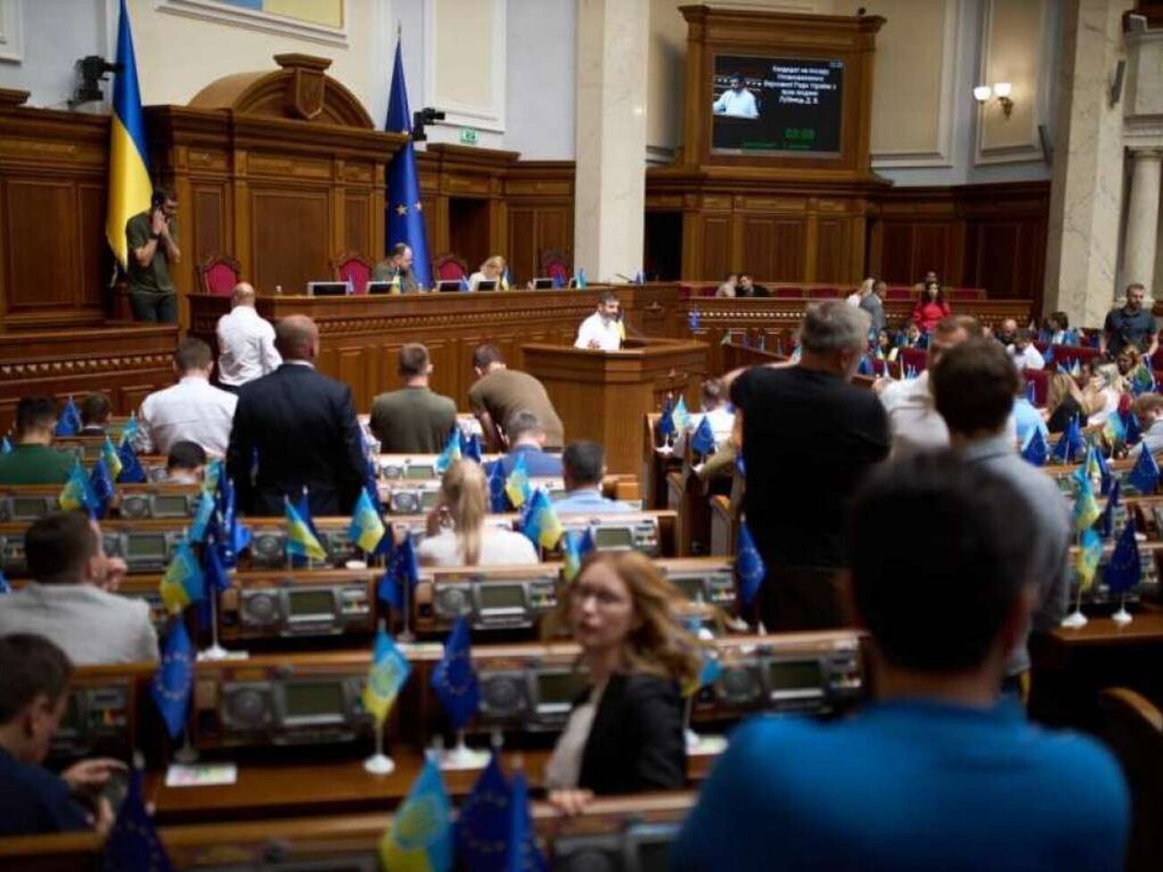 Рада приняла закон о введении моратория на повышение тарифов на тепло для населения после почти двух месяцев дискуссий, отметил нардеп Железняк