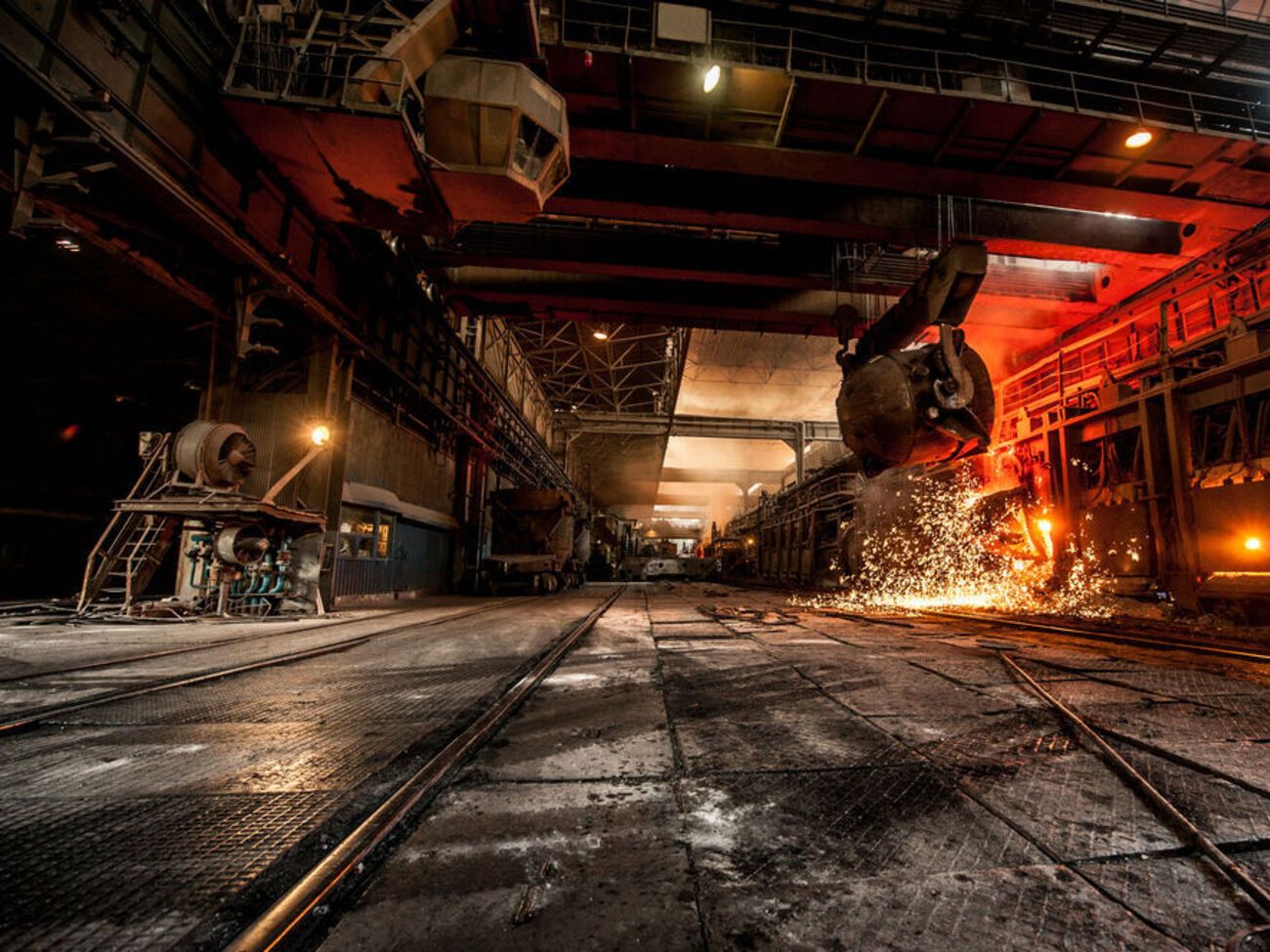 Підприємства ГМК та пов'язані з комплексом галузі забезпечують 9,4% фонду оплати праці в Україні, зазначили в "Укрметалургпромі"