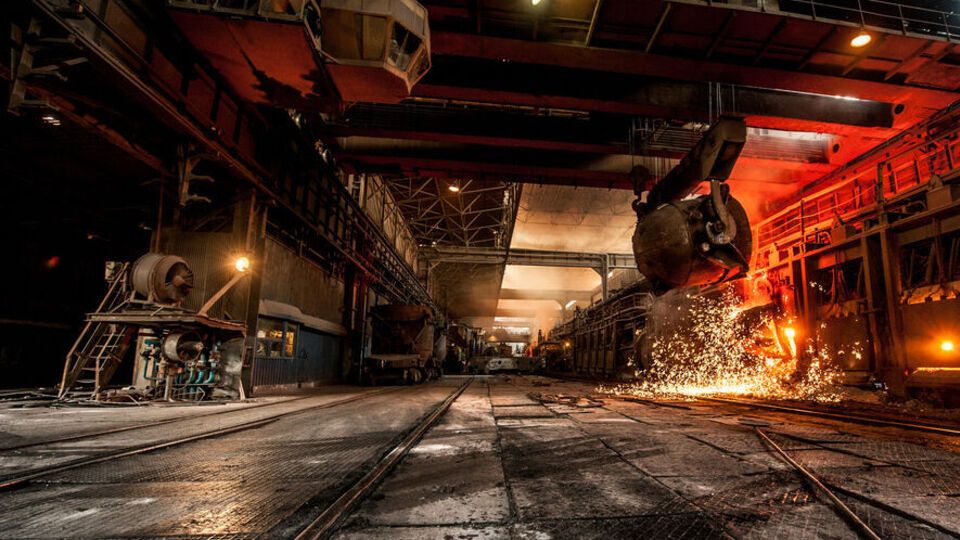 Підприємства ГМК та пов'язані з комплексом галузі забезпечують 9,4% фонду оплати праці в Україні, зазначили в "Укрметалургпромі"