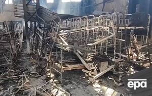 В СБУ отметили, что в якобы обстрелянном бараке уцелели окна