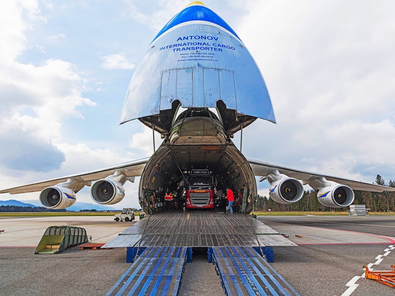 Украинские самолеты получат имена городов